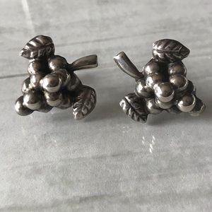 🍇 Grape Screw back earrings
